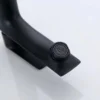 2024122106434565 Robinet de lavabo monotrou en laiton noir pour salle de bains Robinet monotrou à compteur pour l'école