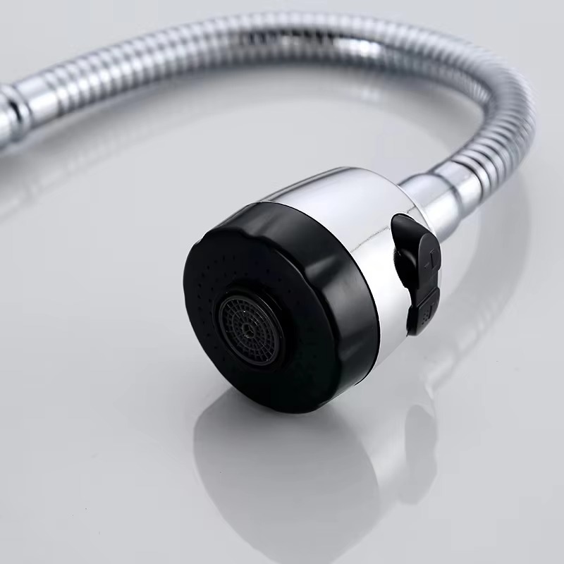 حنفية مطبخ معاصرة اقتصادية بمقبض واحد مطلي بالكروم والزنك صنبور ماء بارد مثبت على سطح المطبخ صنبور ماء بارد بتصميم المصنع