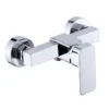 朝下 Stile di lusso in lega di zinco cromato rubinetto del lavabo a un foro per la cucina caldo freddo Caratteristiche